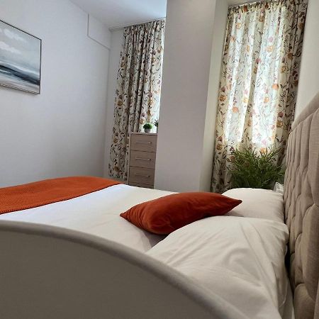99 Guest House Истбурн Экстерьер фото